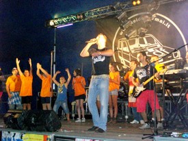 2011-17-F009.jpg
