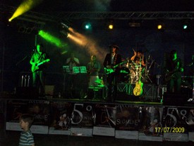 2009-15-F001.jpg